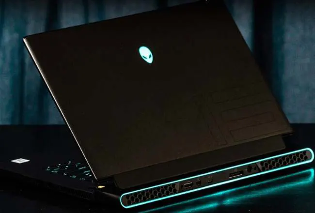Laptop Dell Gaming Alienware (P109F001DBL)